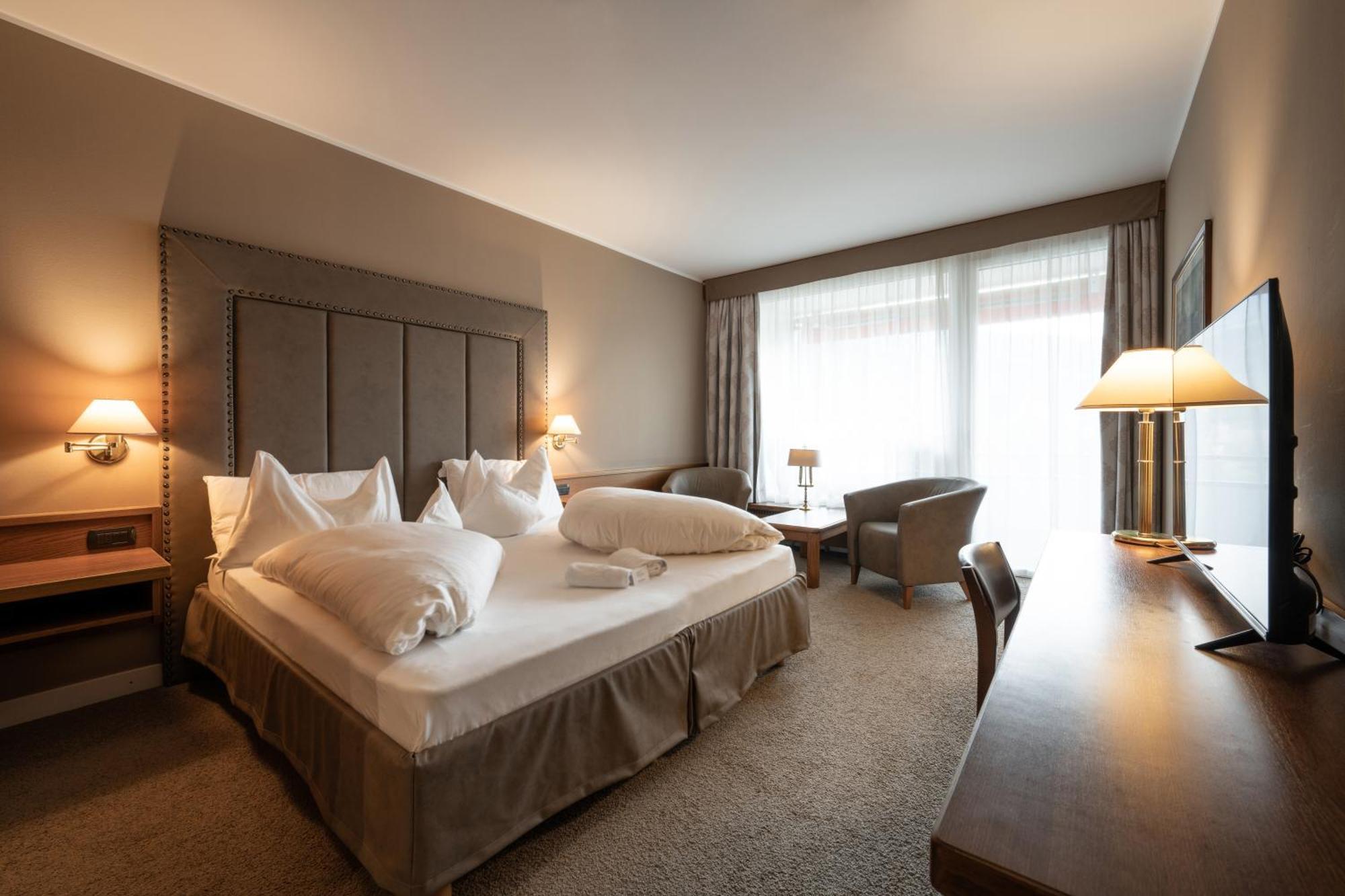 Dominik Alpine City Wellness Hotel - Adults Only Bresanona Exterior foto